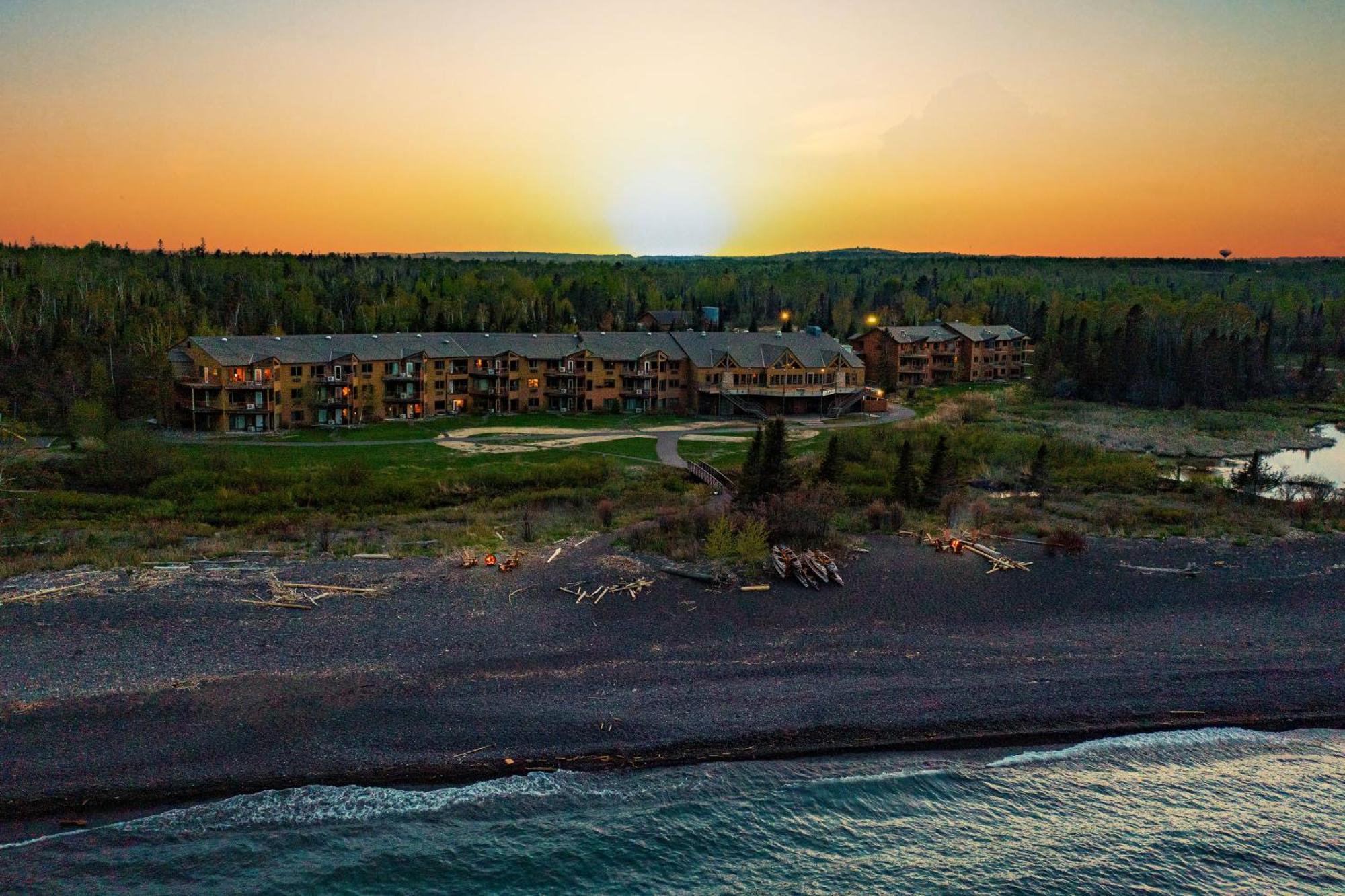 Superior Shores Resort Two Harbors Exteriör bild