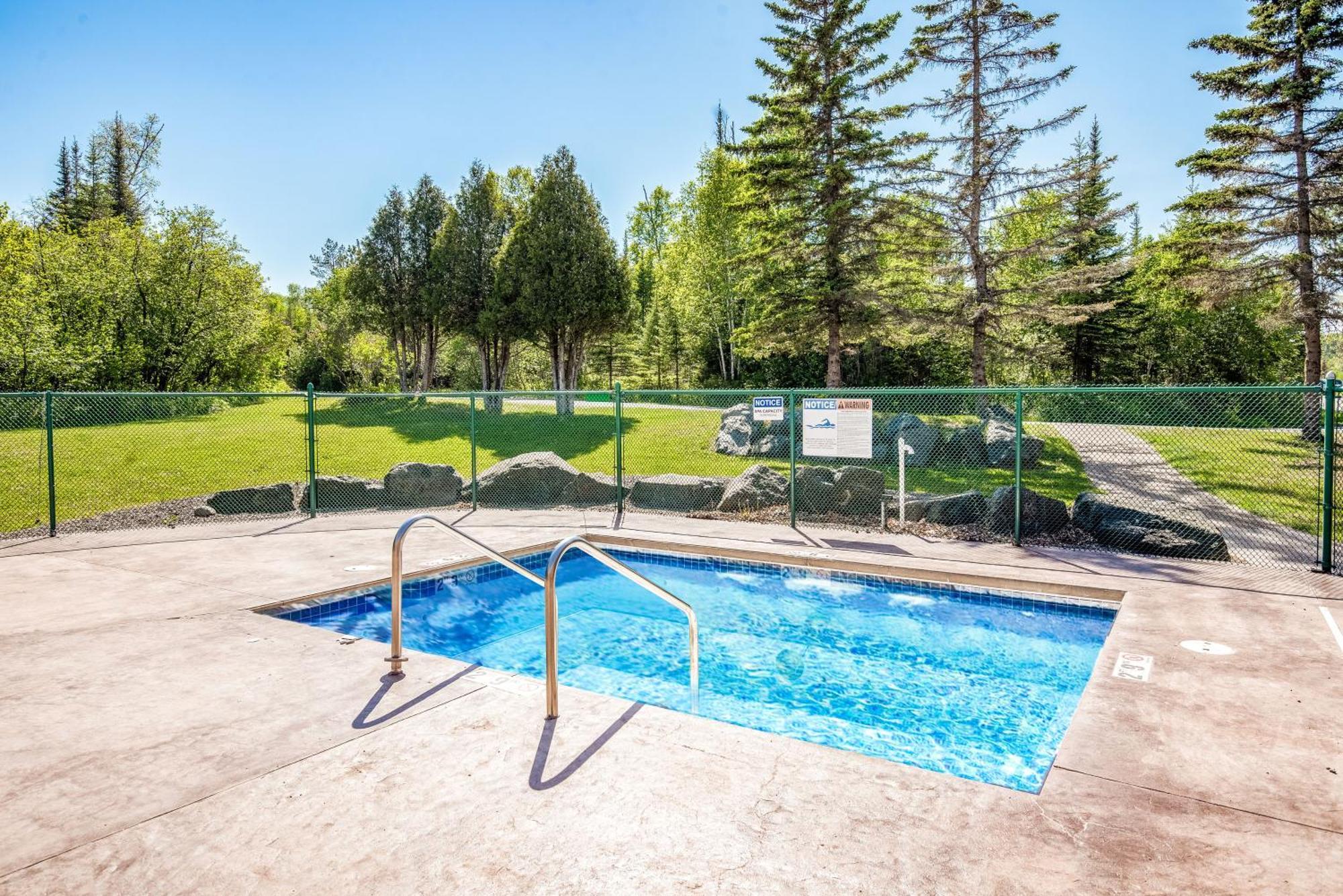 Superior Shores Resort Two Harbors Exteriör bild