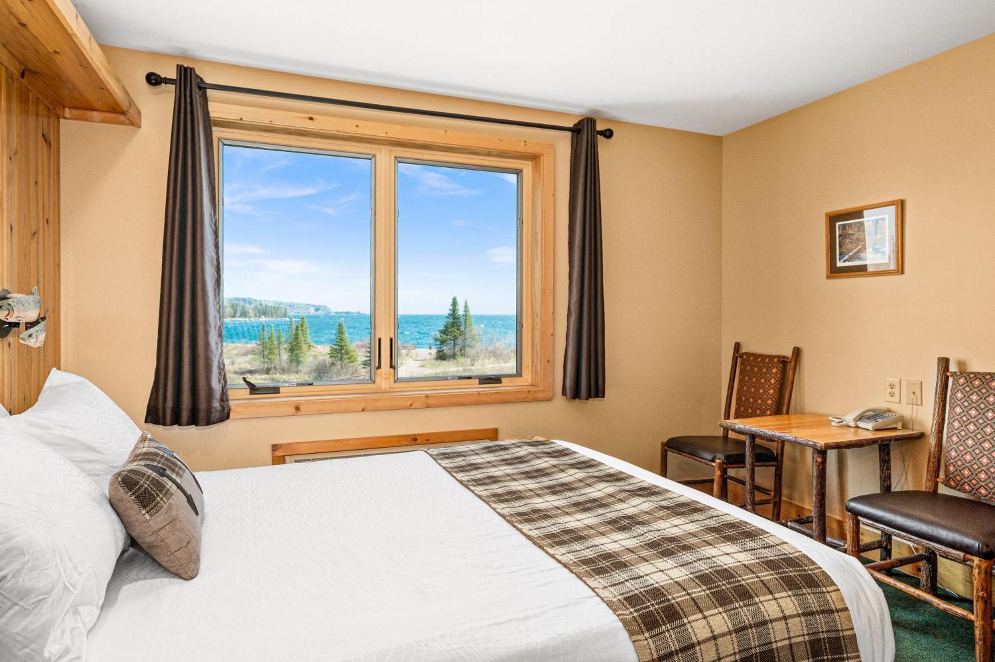 Superior Shores Resort Two Harbors Exteriör bild